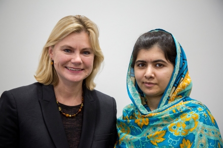 Malala_Yousafzai_&_Justine_Greening-_Education_for_girls_(22419397811).jpg